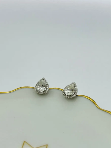 Brinco Gota em Moissanite 5 MM Cravejada em Volta