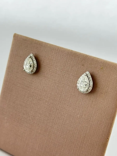 Brinco Gota em Moissanite 5 MM Cravejada em Volta