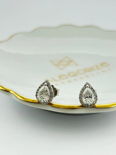 Brinco Gota em Moissanite 5 MM Cravejada em Volta
