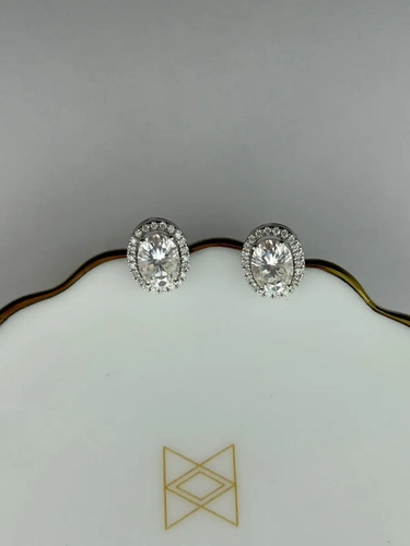 Binco Moissanite Oval  Cravejado em Volta