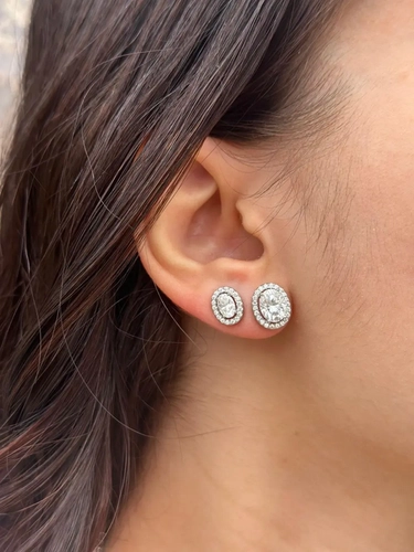 Binco Moissanite Oval  Cravejado em Volta