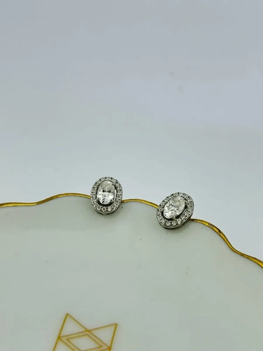 Binco Moissanite Oval  Cravejado em Volta