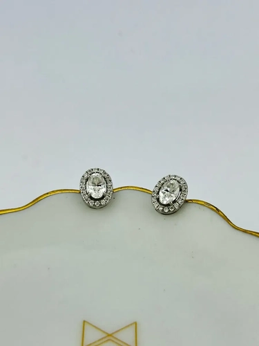 Binco Moissanite Oval  Cravejado em Volta