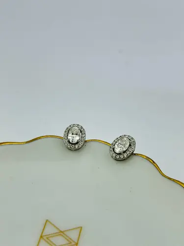 Binco Moissanite Oval  Cravejado em Volta
