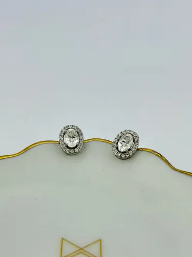 Binco Moissanite Oval  Cravejado em Volta
