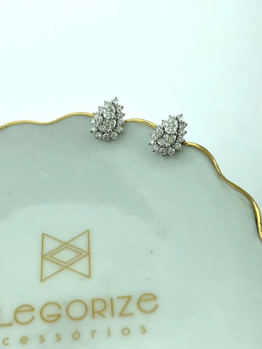 Brinco Gota em Moissanite Cravejado em Volta