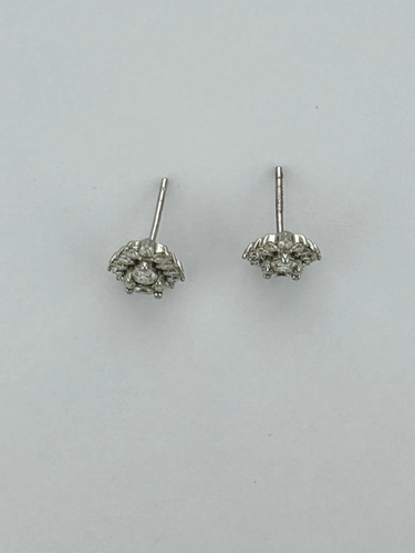 Brinco Gota em Moissanite Cravejado em Volta