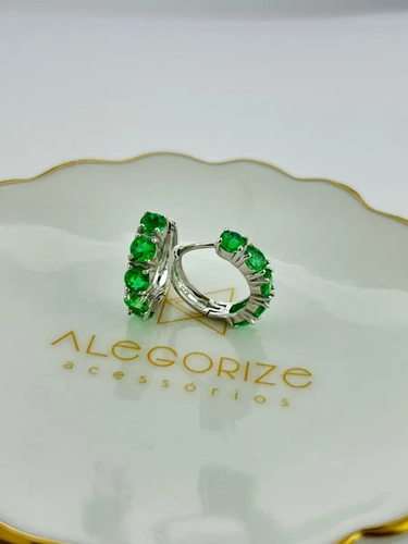 Argola 5 Pontos de Luz Esmeralda em Lab Grown 4 MM