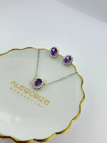 Conjunto Oval com Pedra Natural e Moissanites