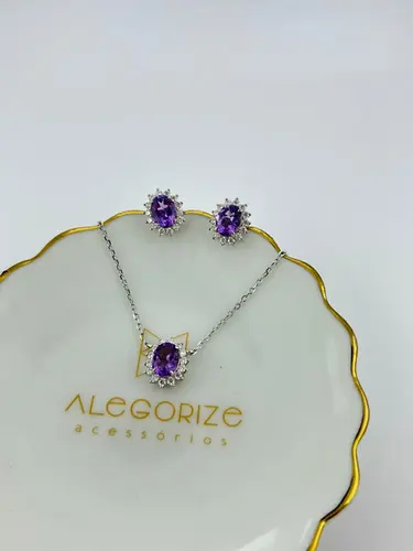 Conjunto Oval com Pedra Natural e Moissanites