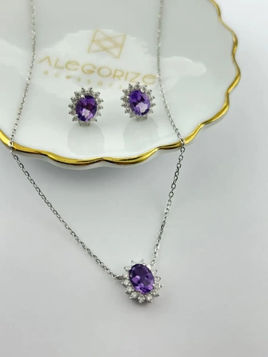 Conjunto Oval com Pedra Natural e Moissanites