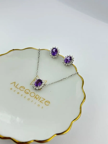 Conjunto Oval com Pedra Natural e Moissanites