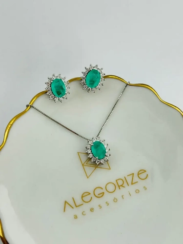 Conjunto Pedra Oval 8MM Cravejada