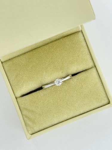 Anel Solitário em Moissanite 4 MM