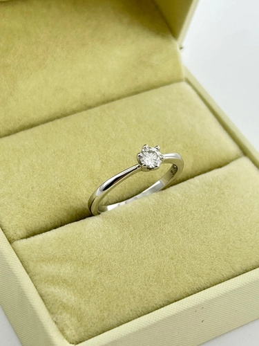 Anel Solitário em Moissanite 4 MM
