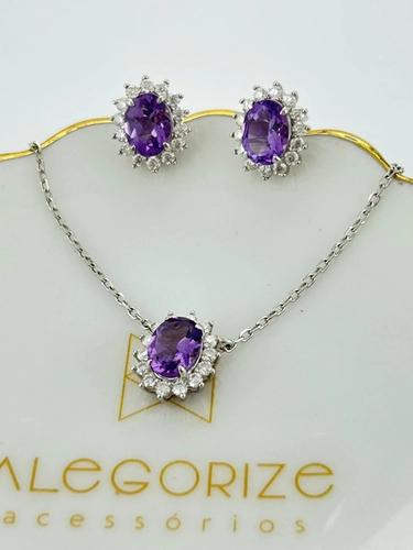 Conjunto Oval Pedra Natural Cravejada com Moissanite