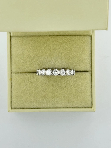 Aliança Inteira Cravejada em Moissanite 4 MM