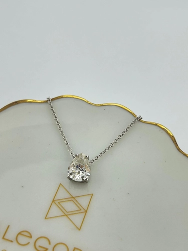 Colar Gota em Moissanite