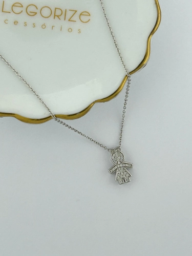 Colar Pingente Menina Cravejado em Moissanite