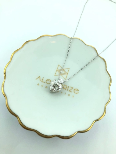 Colar Corações Moissanite