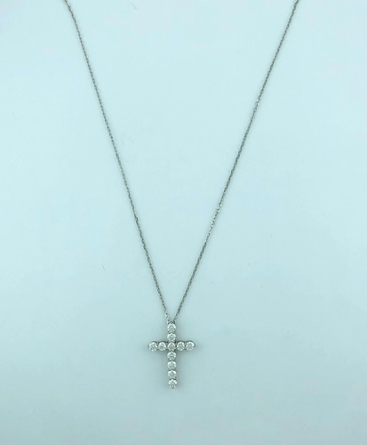 Colar Cruz Sagrada em Moissanite