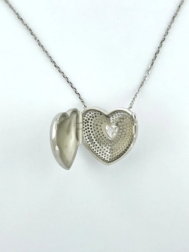 Relicário Longo Coração Moissanite