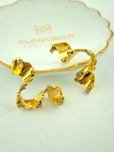 Brinco Line Organic Pontos de Luz Claudia Arbex Ouro Vintage