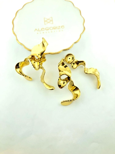 Brinco Line Organic Claudia Arbex Ouro Vintage